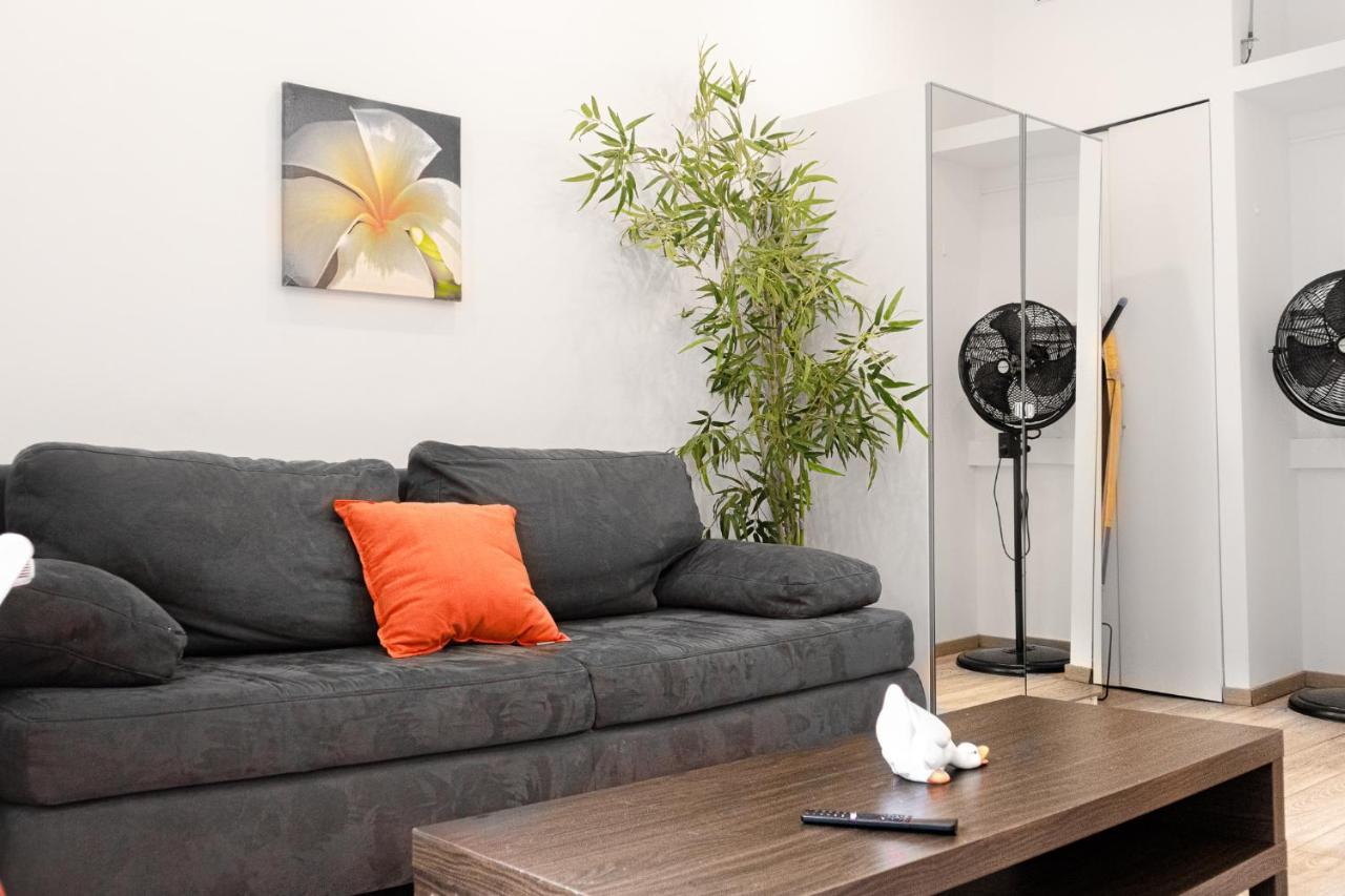 וינה Fullfilling 3Br Shared Apartment With Pleasing Patio מראה חיצוני תמונה