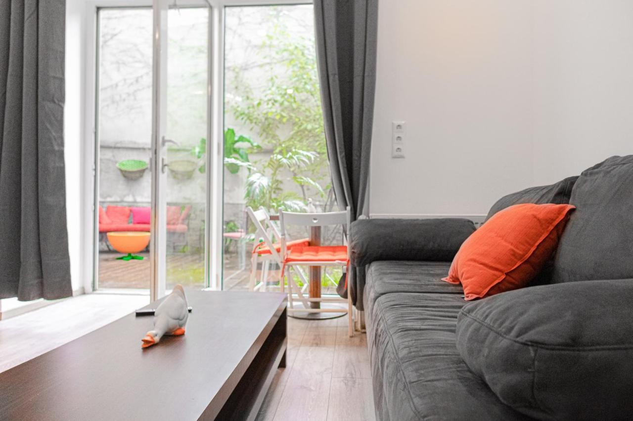וינה Fullfilling 3Br Shared Apartment With Pleasing Patio מראה חיצוני תמונה