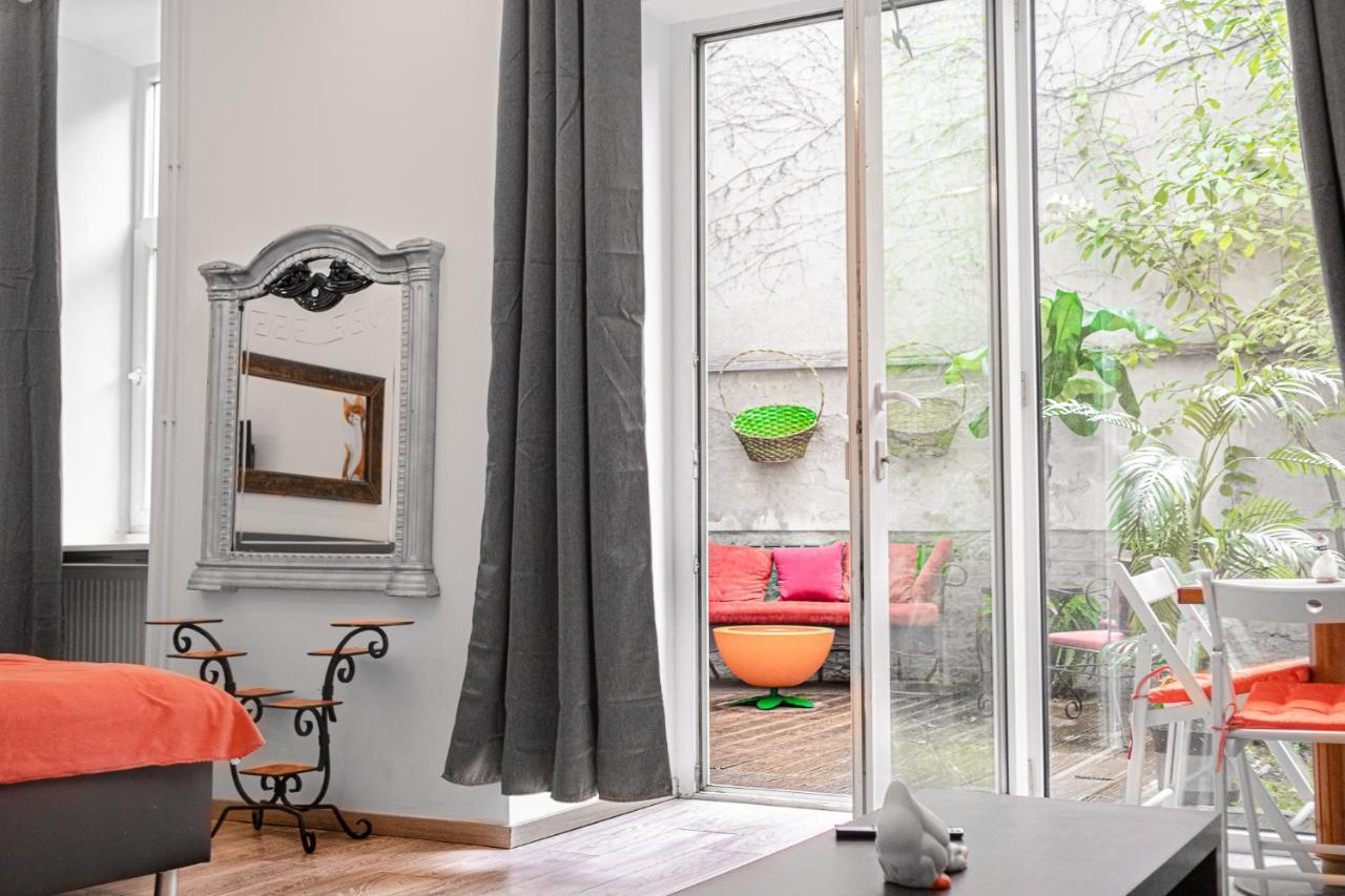 וינה Fullfilling 3Br Shared Apartment With Pleasing Patio מראה חיצוני תמונה