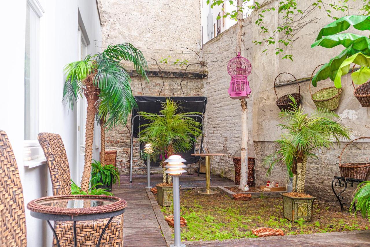 וינה Fullfilling 3Br Shared Apartment With Pleasing Patio מראה חיצוני תמונה
