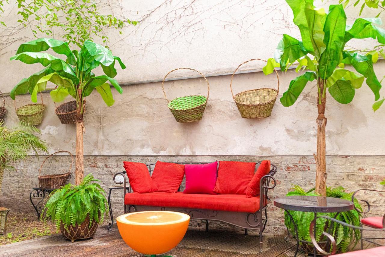 וינה Fullfilling 3Br Shared Apartment With Pleasing Patio מראה חיצוני תמונה