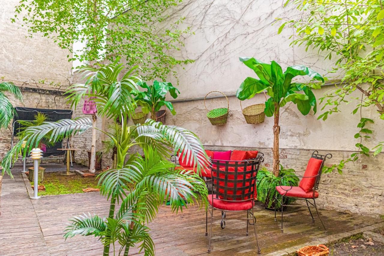 וינה Fullfilling 3Br Shared Apartment With Pleasing Patio מראה חיצוני תמונה